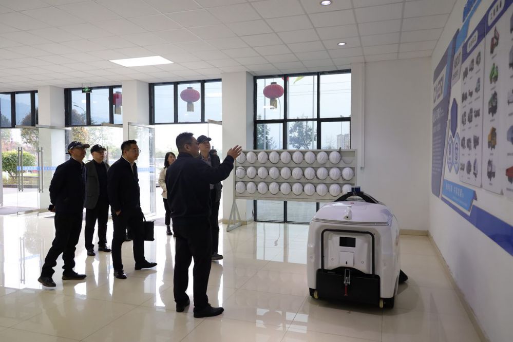 China Rongtong Resources Development Group Co., Ltd. visited our company and conducted research on Guoyuan Port Bonded Zone and Kerry Special Vehicles